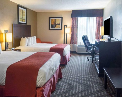 Red Roof Inn Suites Stafford VA Quantico — Guest room