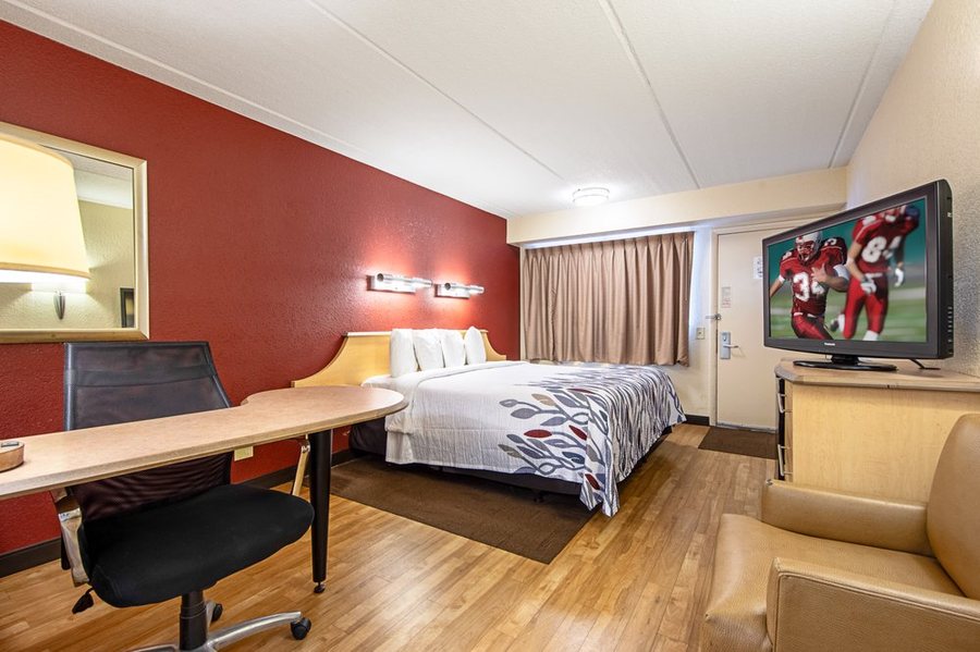 Red Roof Inn Toledo Maumee — Guest room