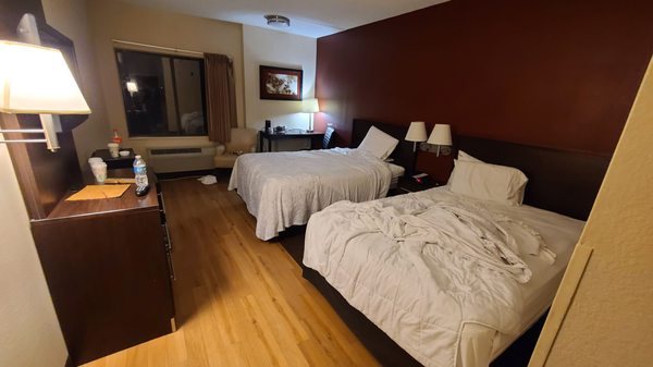 Red Roof PLUS Austin South Airport — Guest room