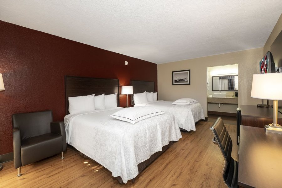 Red Roof PLUS St Augustine — Guest room