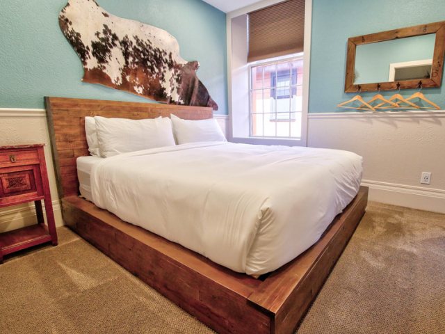 Red Tail Ranch — Guest room