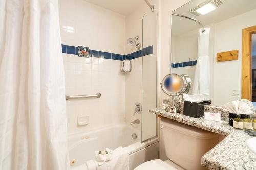 Red Wolf Lakeside Lodge Tahoe Vista Lake Tahoe California California — Bathroom