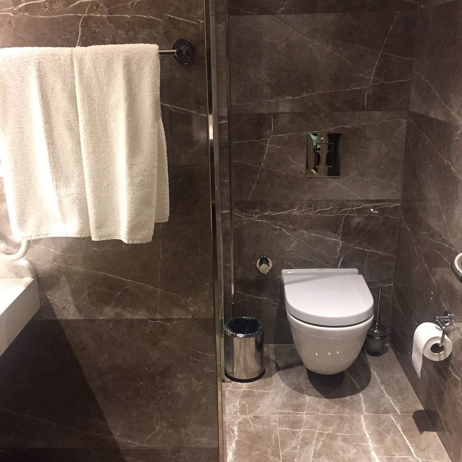 Redmont Hotel Istanbul — Bathroom