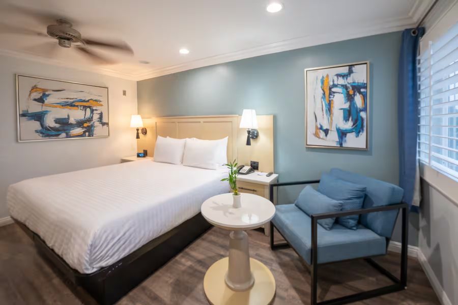 Redondo Inn And Suites — Guest room