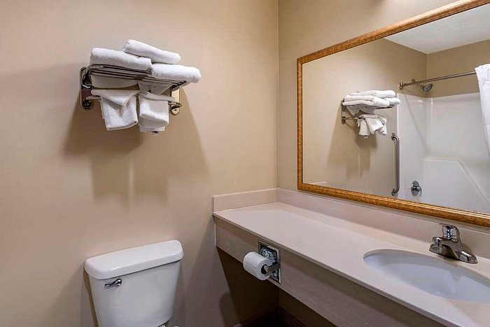 Reel em Inn Rockport — Bathroom
