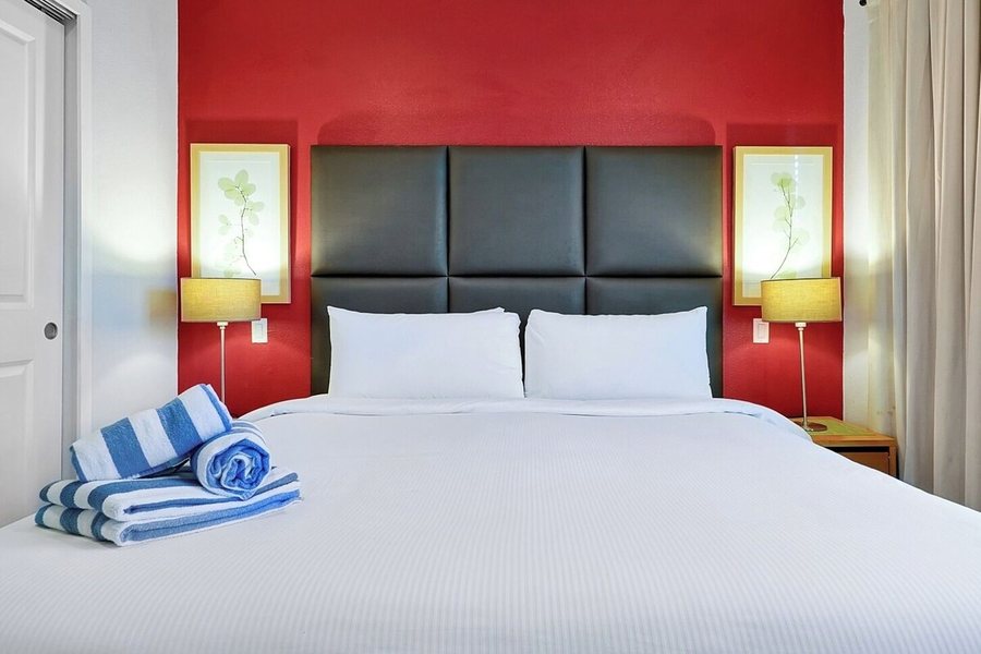 Regal Oaks Resort Vacation Townhomes By IDILIQ — Guest room