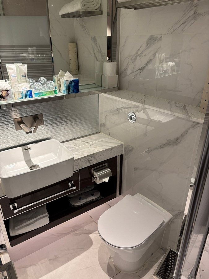 Regala Skycity Hotel Hong Kong — Bathroom