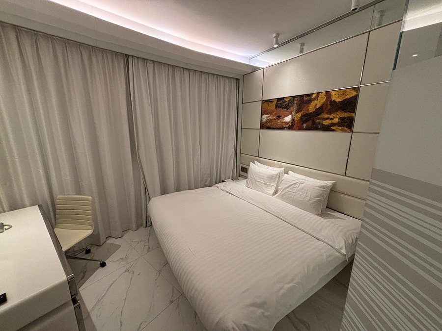 Regala Skycity Hotel Hong Kong — Guest room