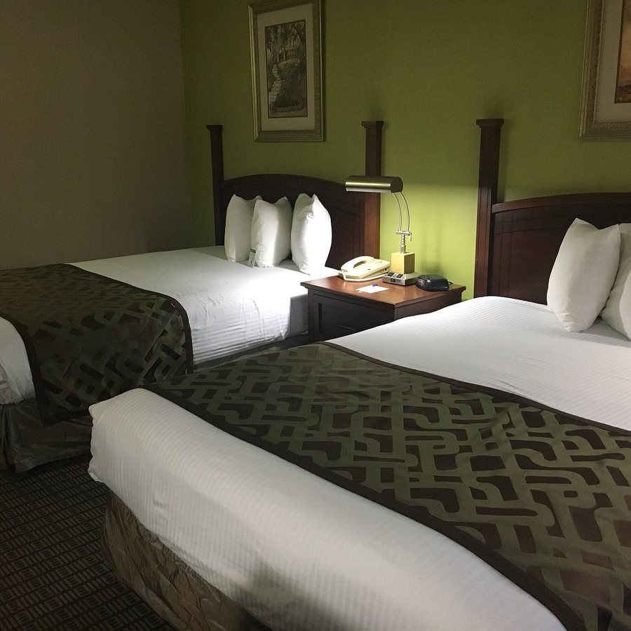 Regency Inn Geneseo Illinois — Guest room
