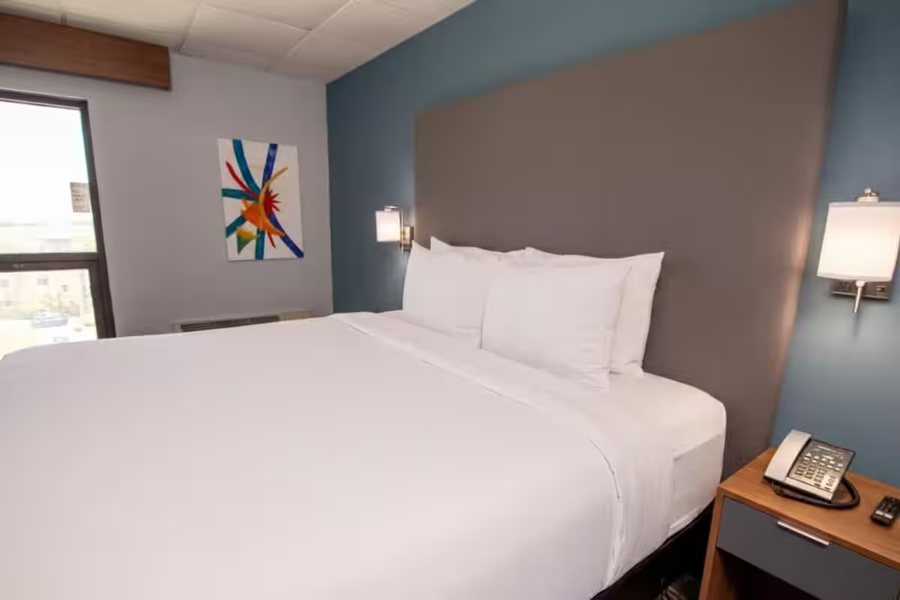 Regency Miami Airport by Sonesta Miami Florida — Guest room