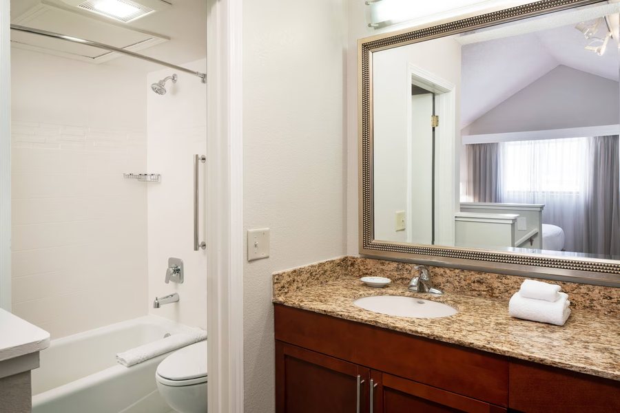 Regency Motel Las Vegas Nevada — Bathroom