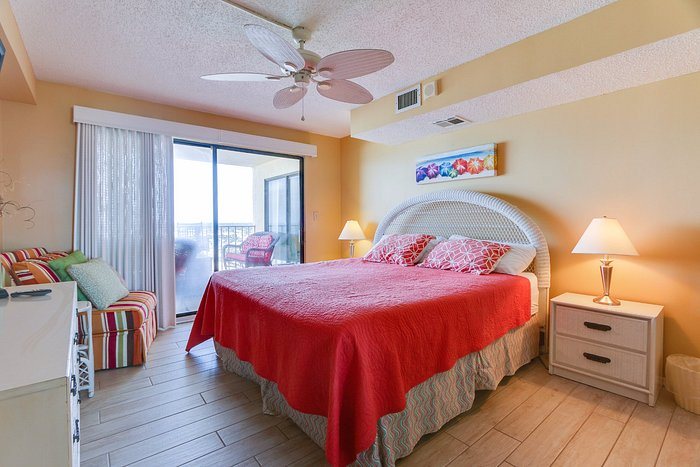 Regency Towers — Guest room