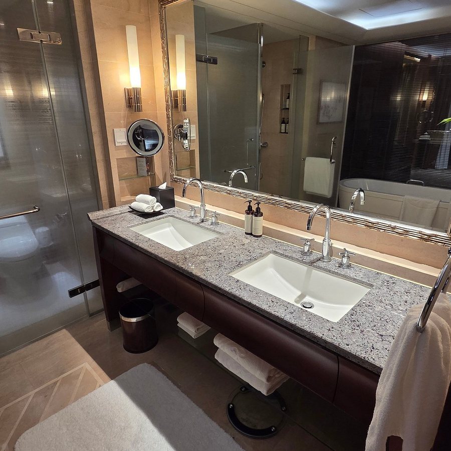 Regent Beijing by IHG Beijing — Bathroom