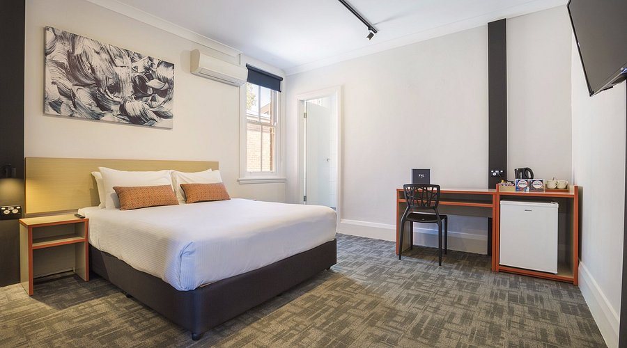 Regents Court Sydney — Guest room