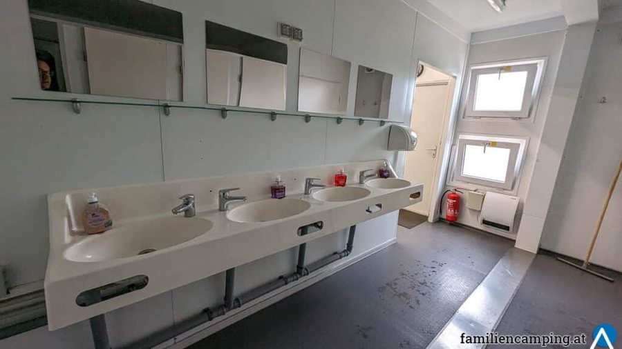 Reisemobil Stellplatz — Bathroom