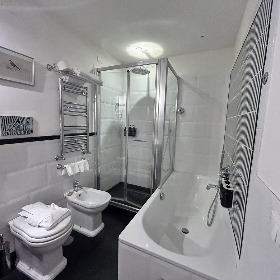 Relais Donna Lucrezia — Bathroom