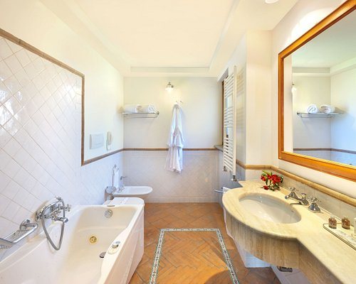 Relais Il Canalicchio — Bathroom