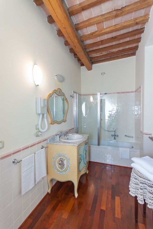 Relais Parco Dei Cavalieri — Bathroom