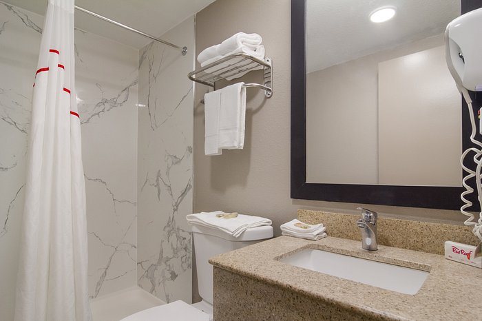 Relax Inn — Bathroom