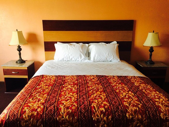 Relax Inn Motel Los Angeles California — Guest room