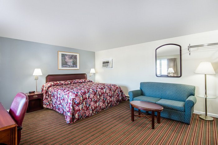Relax Inn Smyrna — Guest room