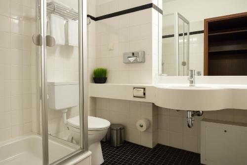 Relexa Hotel Stuttgarter Hof — Bathroom