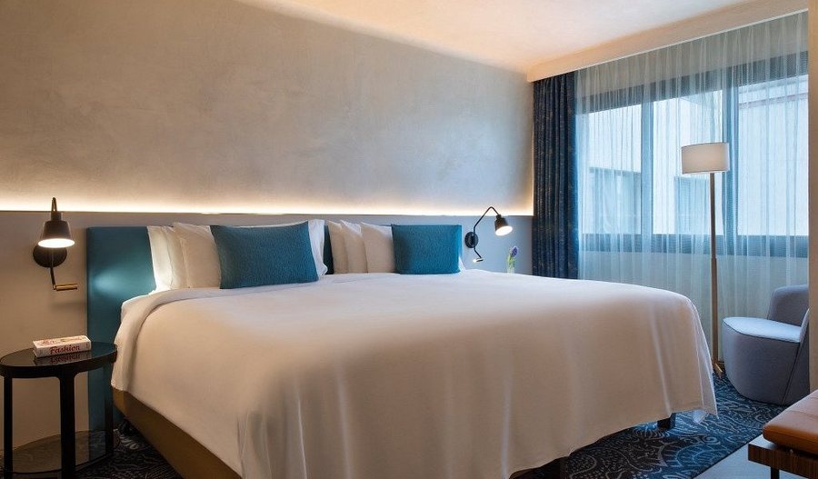Renaissance Barcelona Hotel Barcelona Catalonia — Guest room