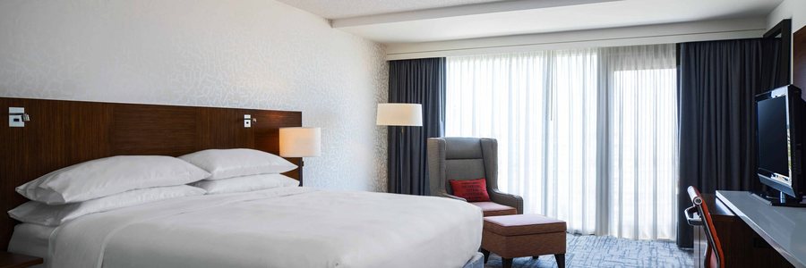 Renaissance Concourse Atlanta Airport Hotel — Guest room