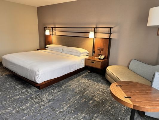 Renaissance Dallas Addison Hotel — Guest room