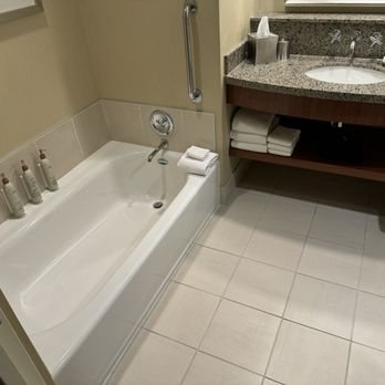 Renaissance Las Vegas Hotel Las Vegas Nevada — Bathroom