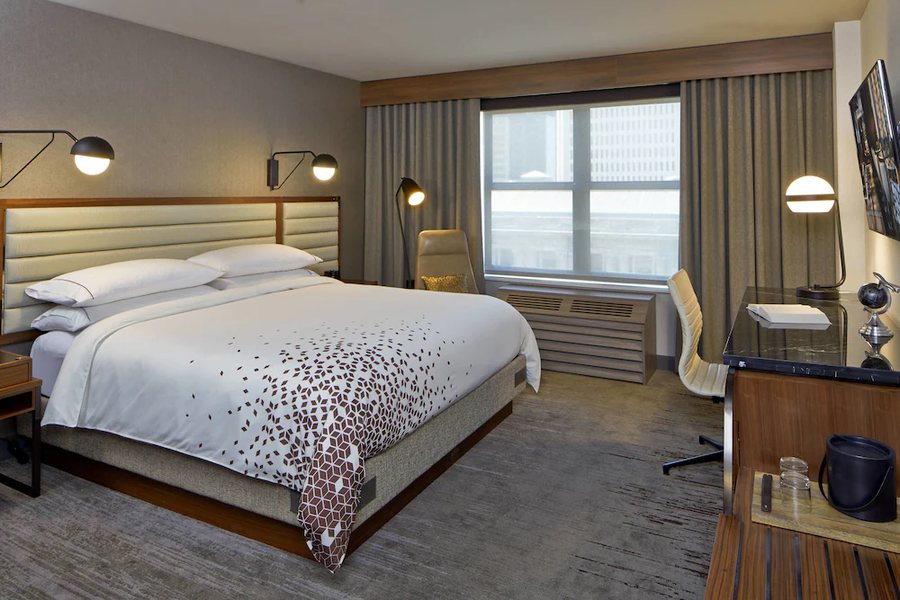 Renaissance Minneapolis Hotel The Depot — Guest room