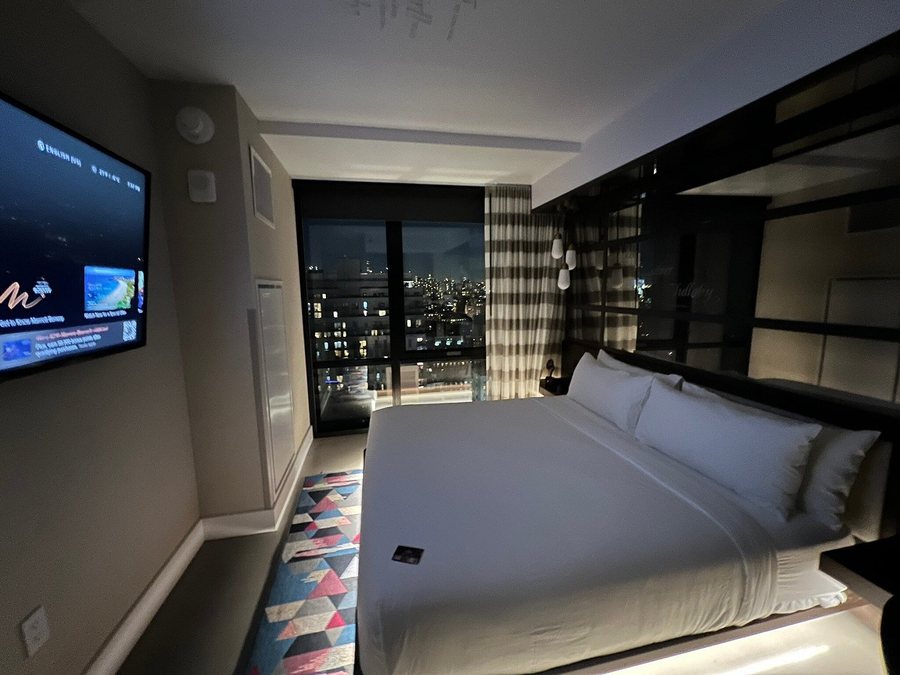 Renaissance New York Harlem Hotel New York City New York — Guest room