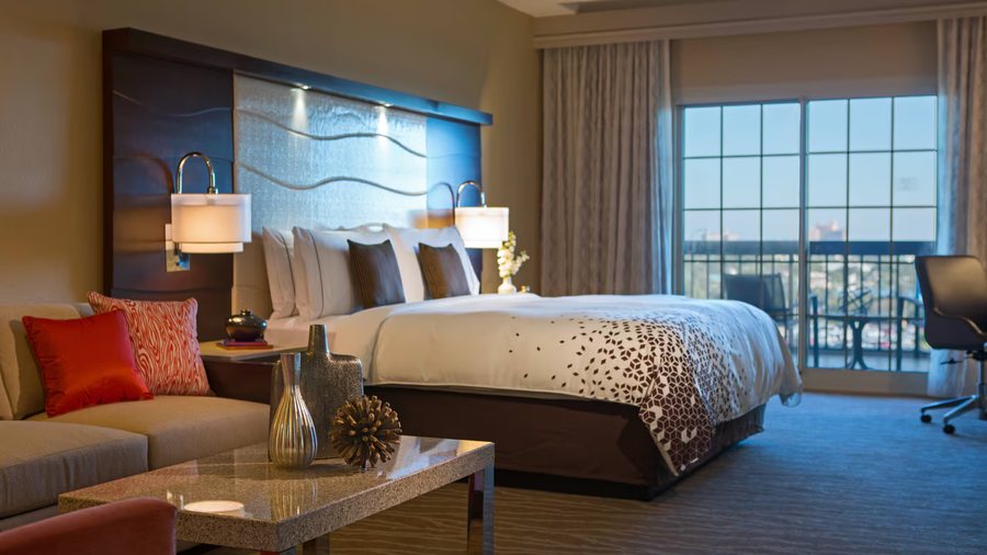 Renaissance Orlando At SeaWorld — Guest room