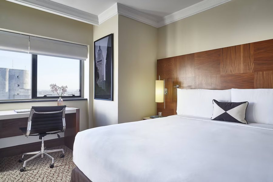 Renaissance Sao Paulo Hotel — Guest room