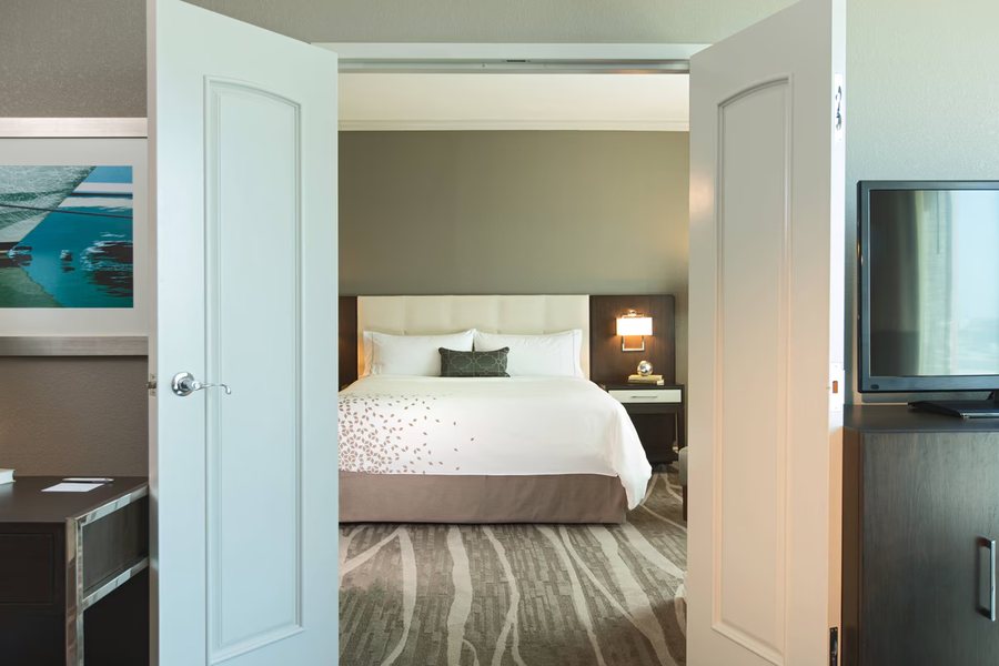 Renaissance Tampa International Plaza Hotel — Guest room