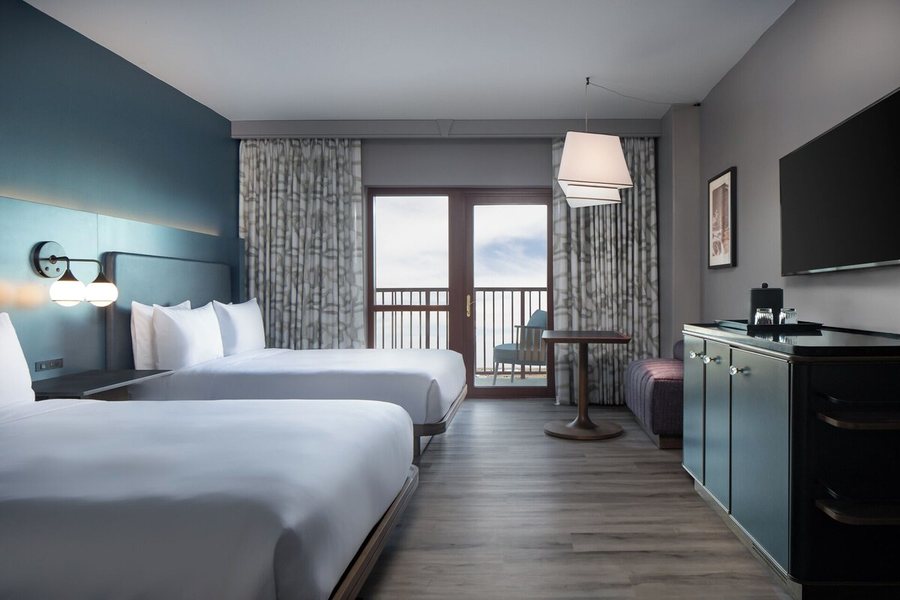 Renaissance Tulsa Hotel Convention Center — Guest room