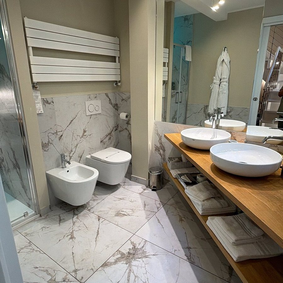Renascentia In Florence — Bathroom