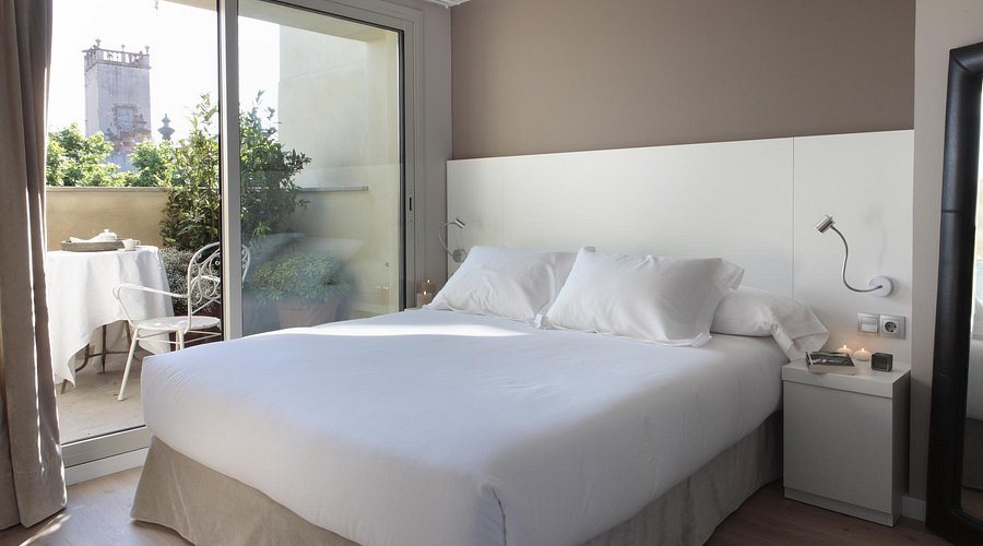 Rent Top Apartments Rambla Catalunya Barcelona Catalonia — Guest room