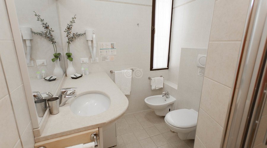 Residence Ca Foscolo — Bathroom