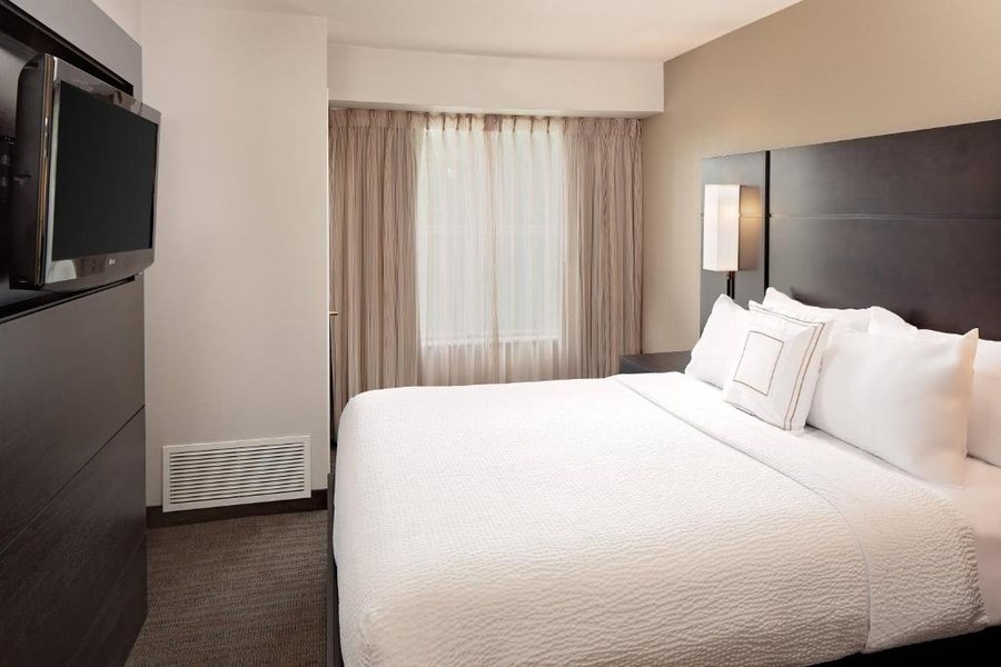 Residence Inn Arlington — Guest room