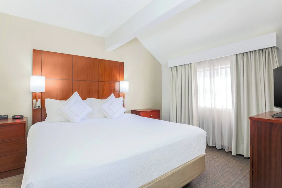 Residence Inn Atlanta Cumberland Galleria — Guest room
