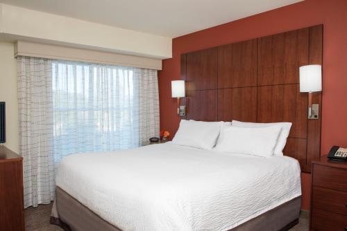 Residence Inn Austin University Area — Guest room