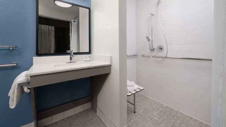 Residence Inn by Marriott Anaheim Resort Area Garden Grove — Bathroom