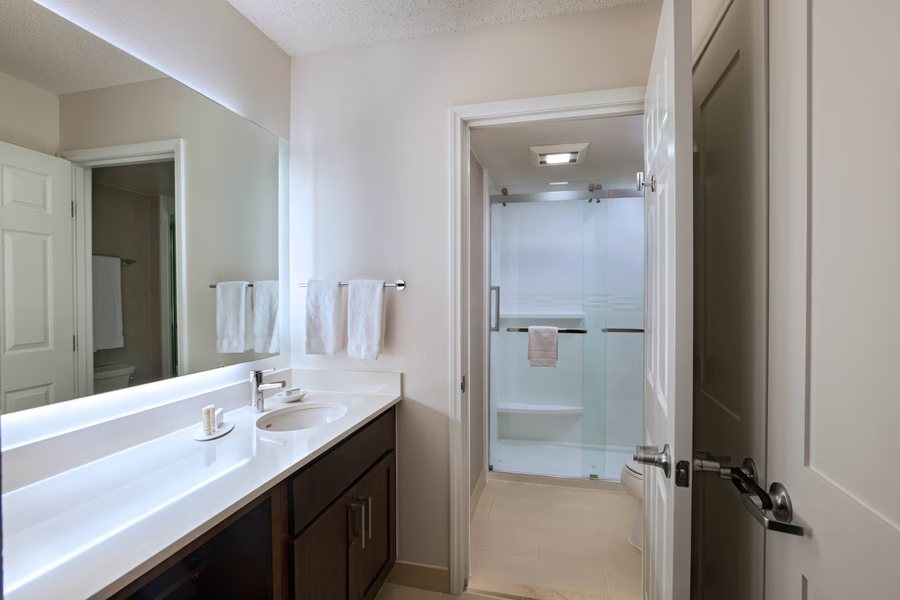 Residence Inn by Marriott Austin South — Bathroom