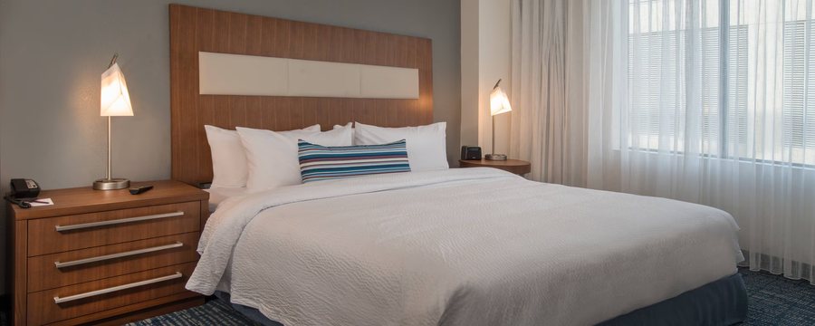 Residence Inn by Marriott Baltimore at The Johns Hopkins Medical Campus — Guest room