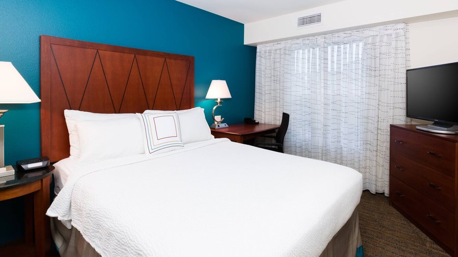 Residence Inn by Marriott Baton Rouge near LSU — Guest room