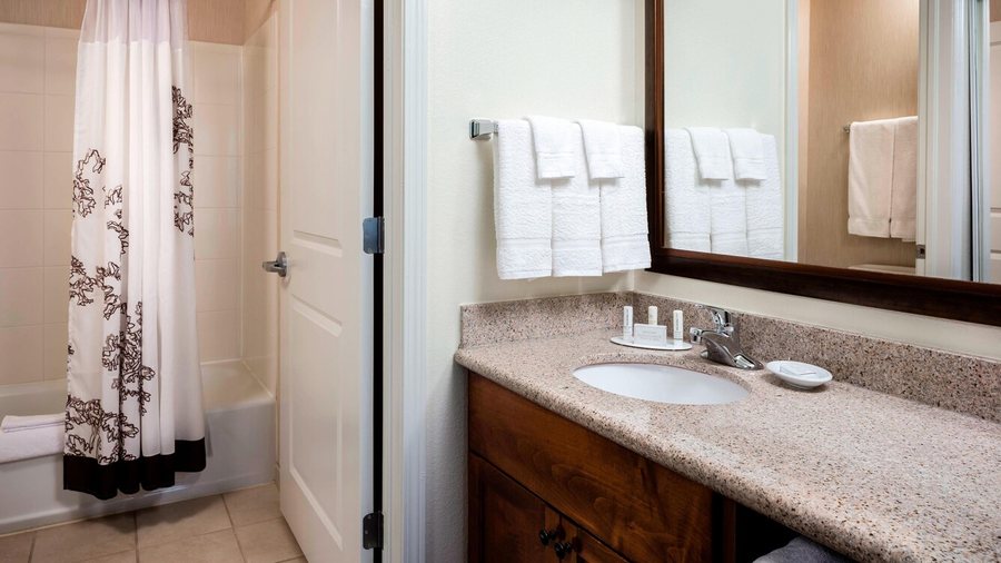 Residence Inn by Marriott Billings — Bathroom