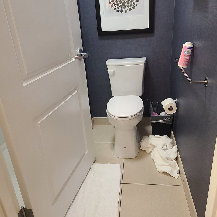 Residence Inn by Marriott Birmingham Hoover — Bathroom