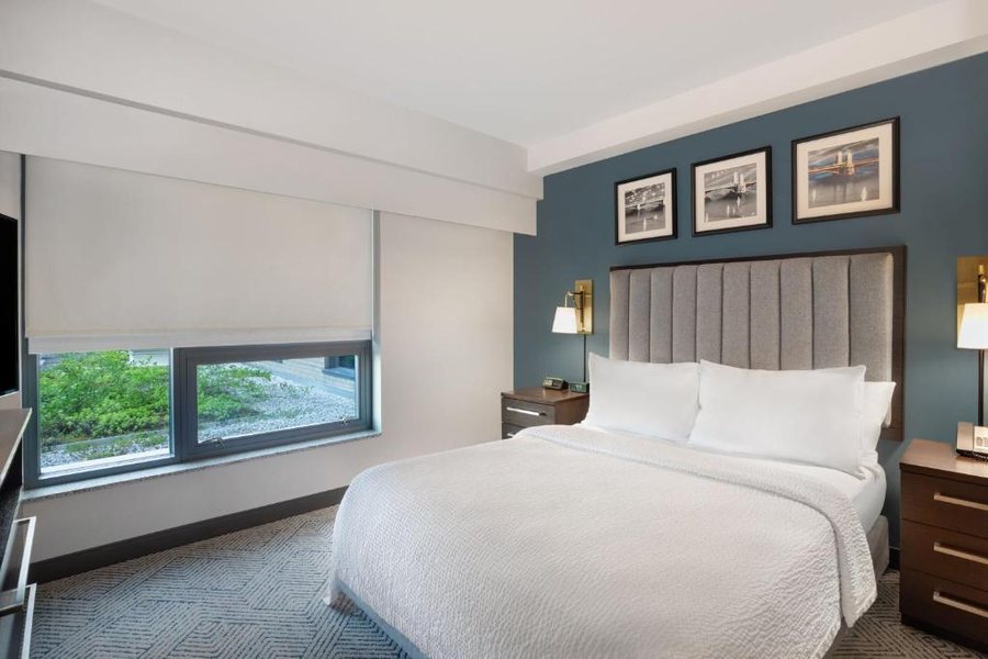 Residence Inn by Marriott Boston Back Bay Fenway — Guest room