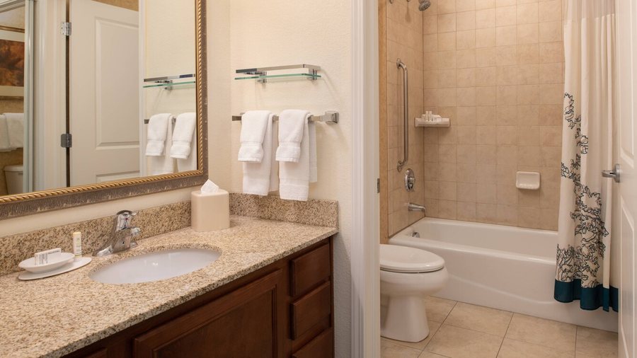 Residence Inn by Marriott Bozeman Downtown — Bathroom